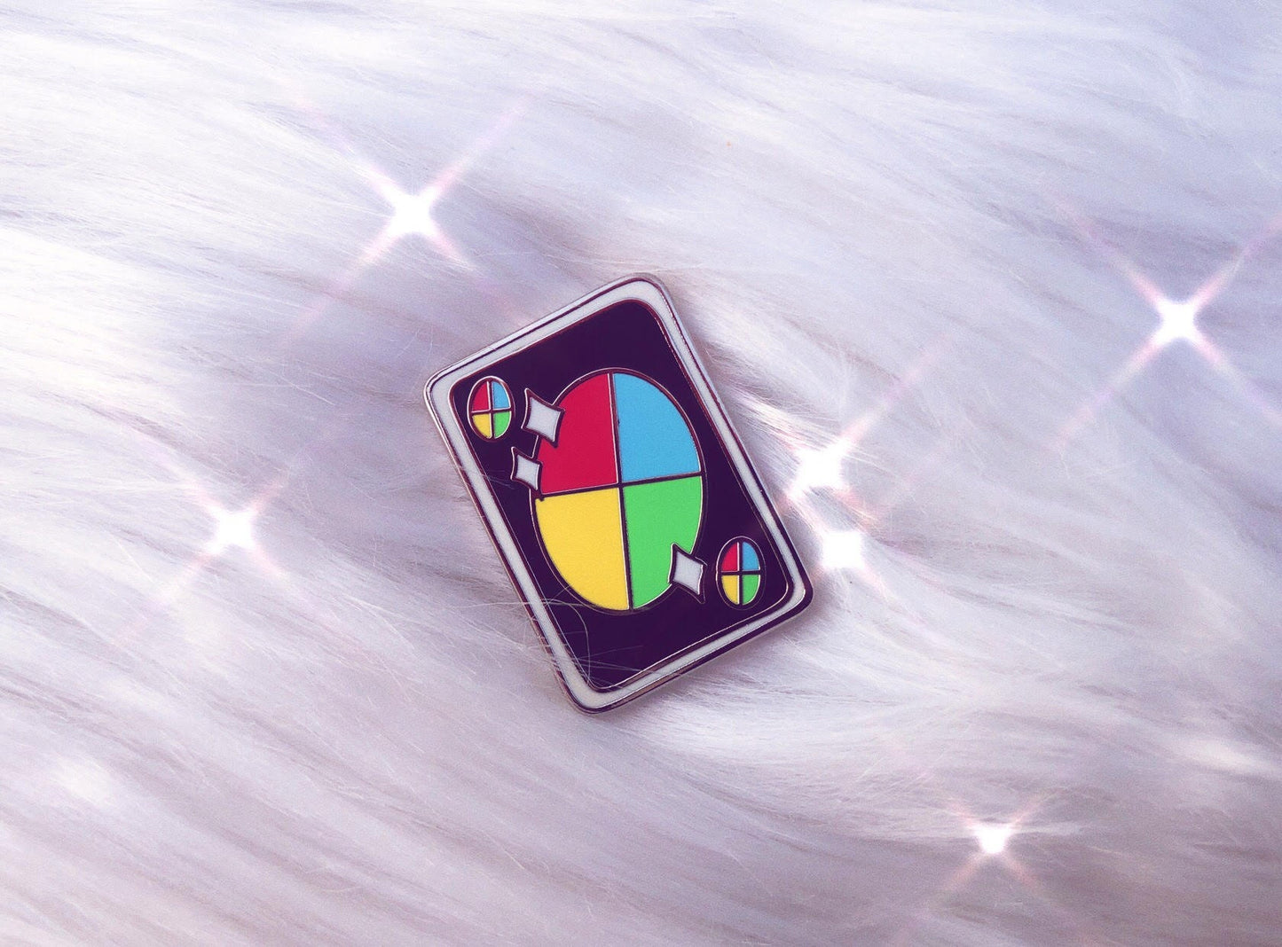 Wild Card Enamel Pin - Cute Pin Badge Gift for Card Game Fans, Geeky Nerdy Gift for Family & Kids, Enamel Pin Inspired by the Uno Card Game