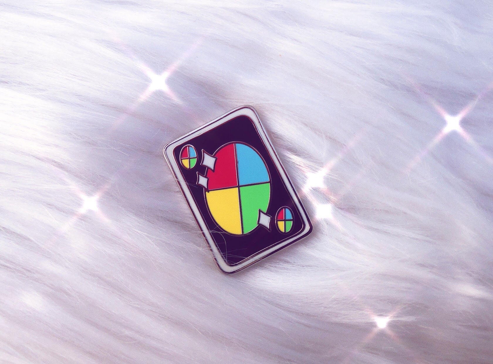 Wild Card Enamel Pin - Cute Pin Badge Gift for Card Game Fans, Geeky Nerdy Gift for Family & Kids, Enamel Pin Inspired by the Uno Card Game