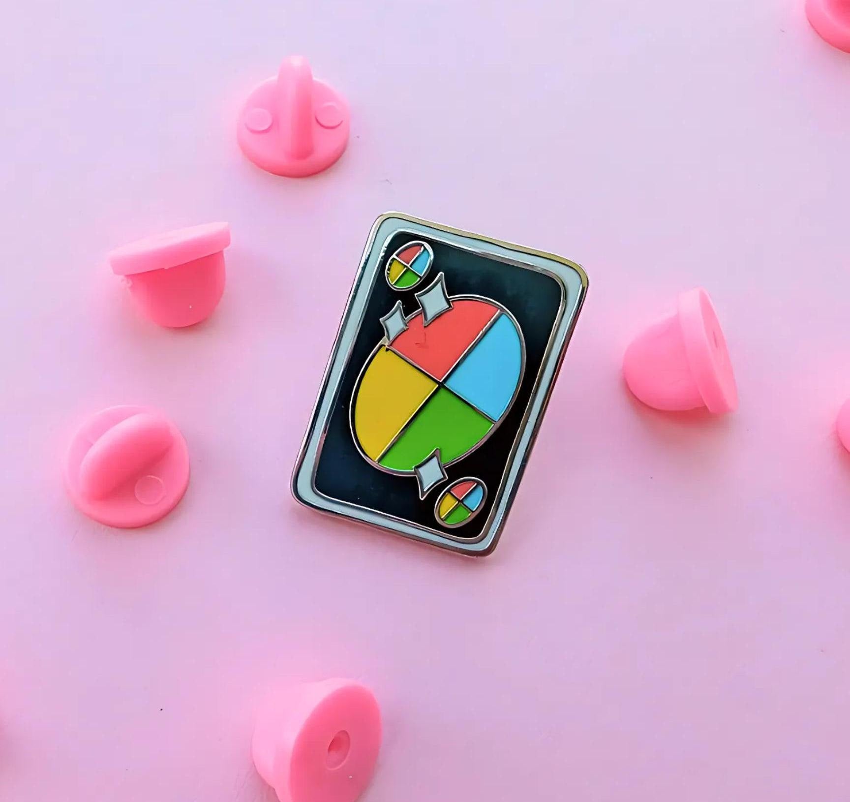 Wild Card Enamel Pin - Cute Pin Badge Gift for Card Game Fans, Geeky Nerdy Gift for Family & Kids, Enamel Pin Inspired by the Uno Card Game